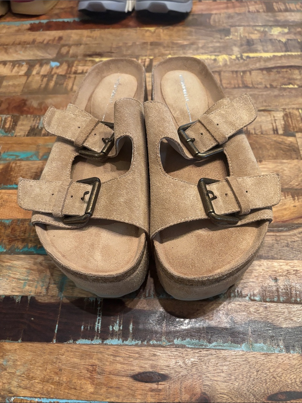 Women’s Intentionally Blank 2” Platform Suede Wedges Sz 38/8 MSRP $209